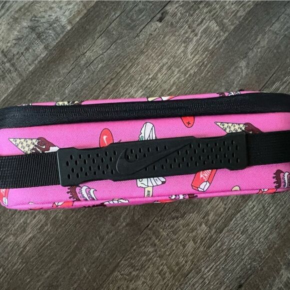 Nike Hard Shell Lunchbox - Picture 3 of 9